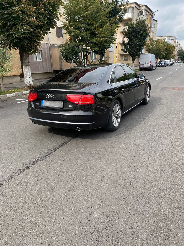 Audi A8-3.0/250cp