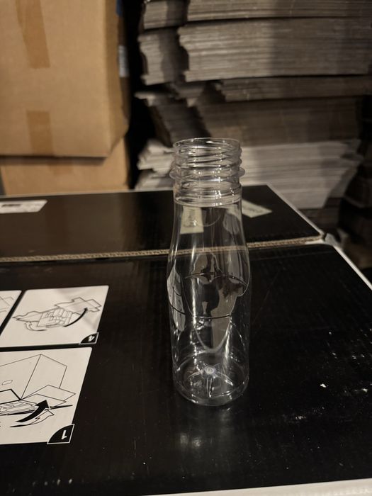 Продавам 9000 броя бутилки от 300мл