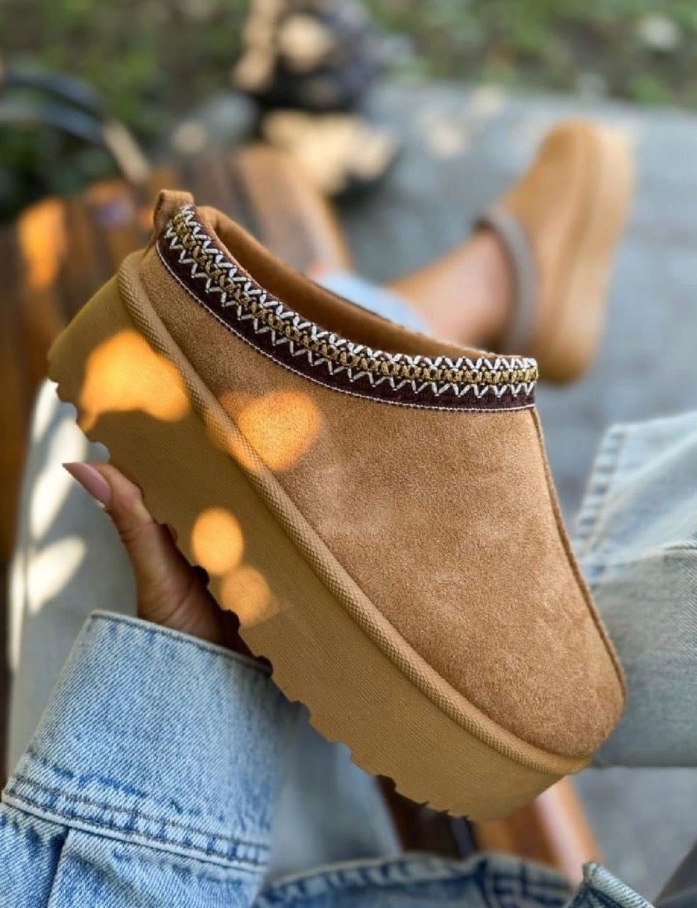 Ghete tip ugg de vanzare
