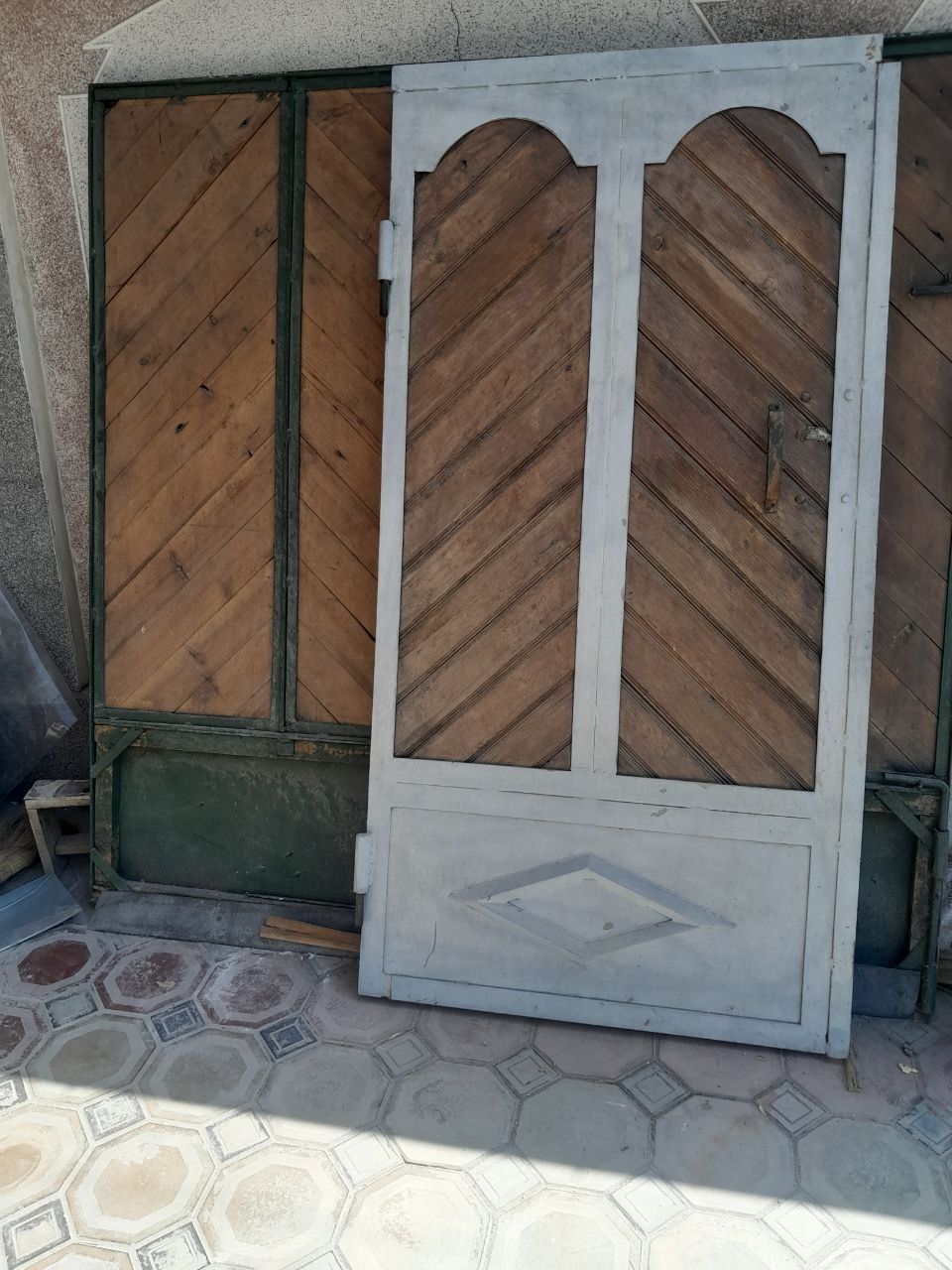 Darvoza sotiladi