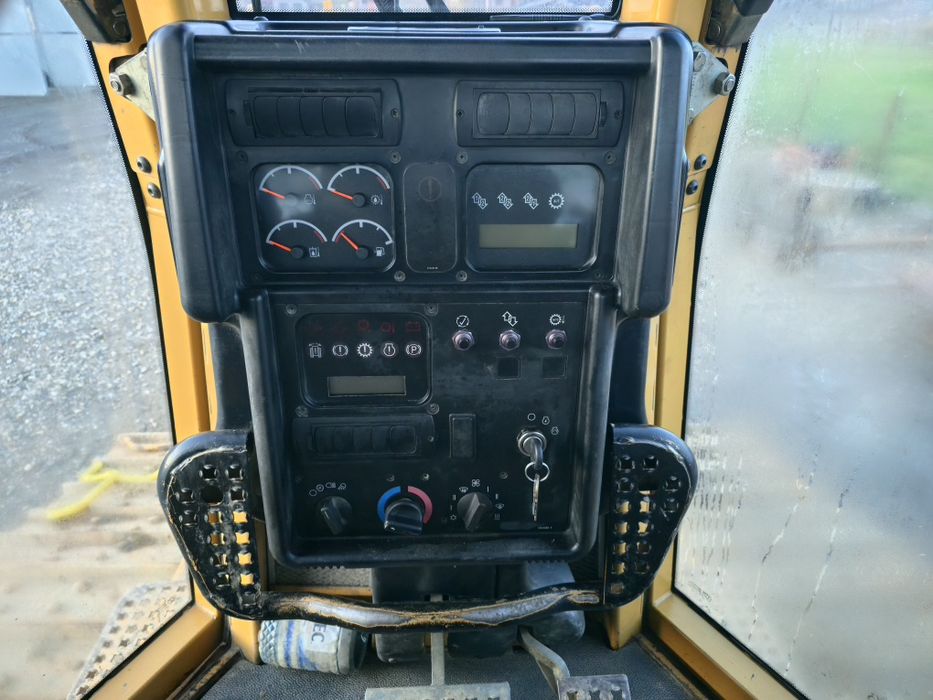 Buldozer Caterpillar D6N an 2004