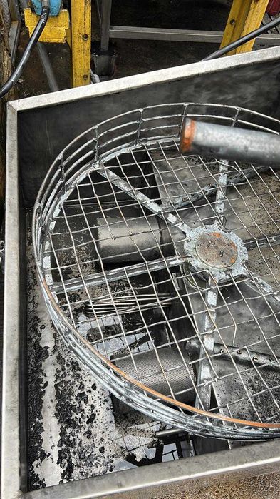 Maşină de spălat industrială inox Ø90 cm  coş rotativ 2 pompe 3D