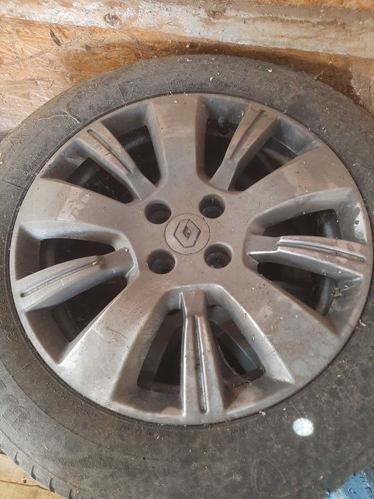 Vând jante renault R16