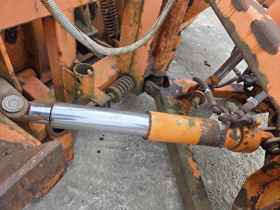 Cilindru hidraulic telescopic lama zapada