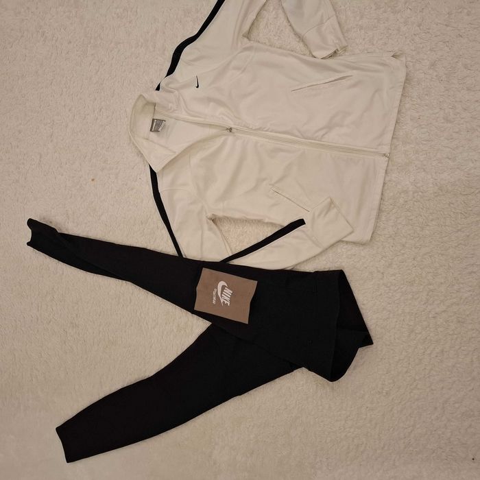 Дамски дрехи Nike Xs