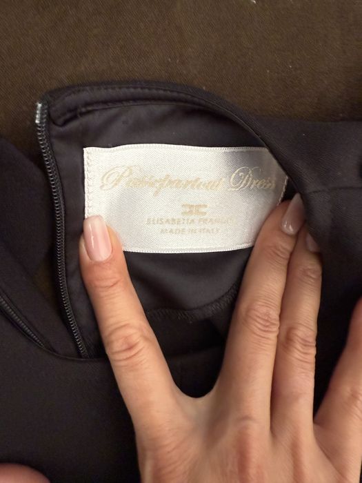 Черна оригинална рокля Elisabetta Franchi