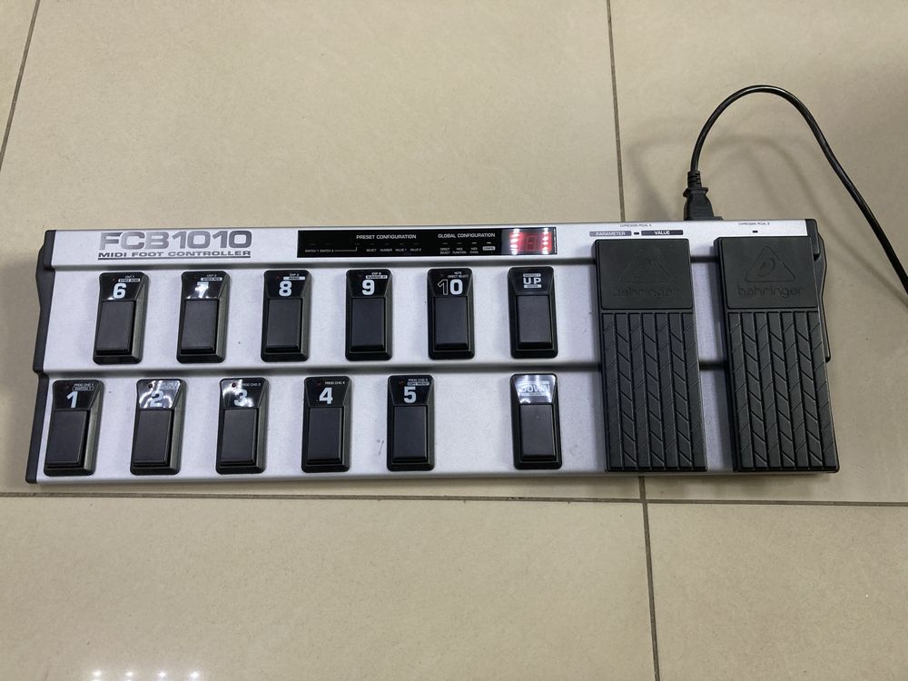 Продам миди контроллер Behringer FCB1010