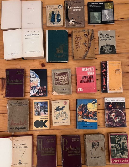 Vând cărții vechii