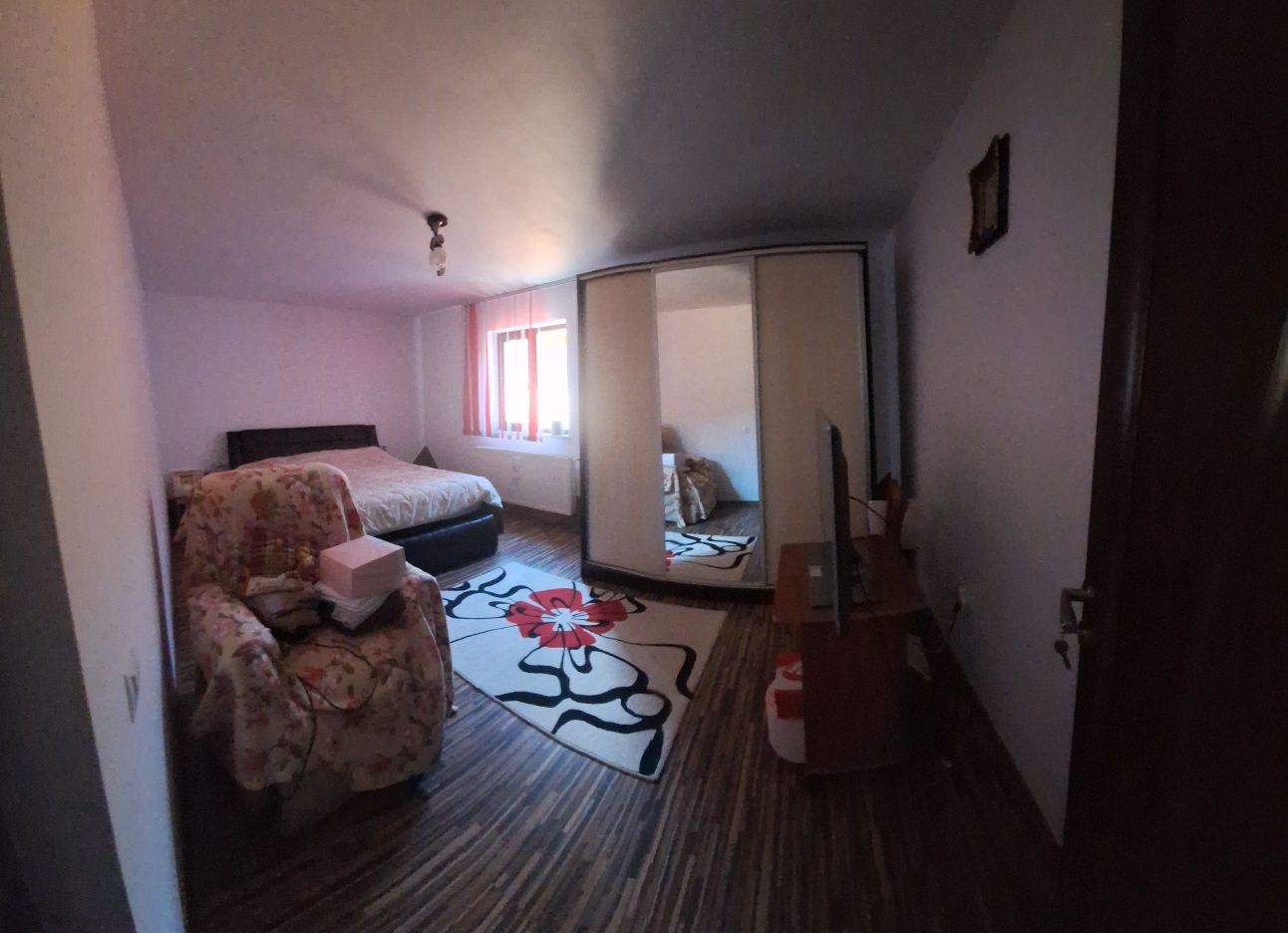 Casa de vanzare  cu 4 camere constructie noua 2015