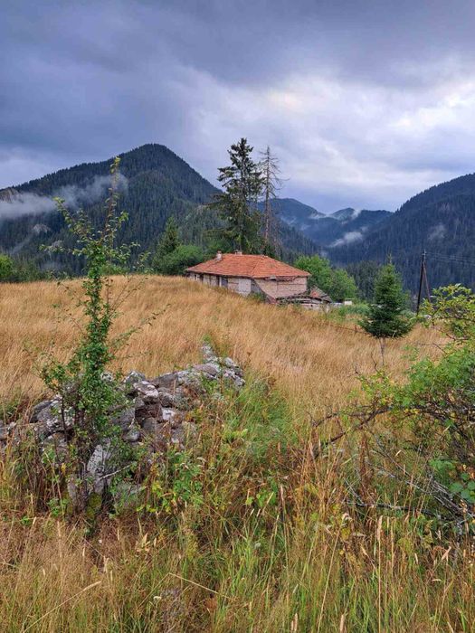 Продава се земеделска земя + къща в с. Мугла, махала Касъка