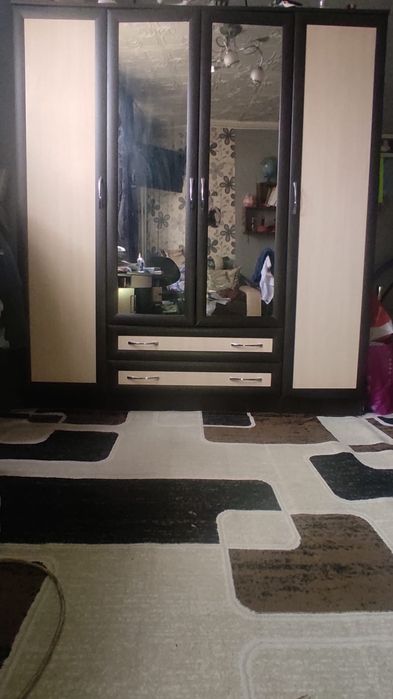 Шкаф стол диван комод