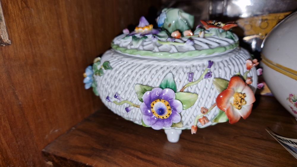 Vând bombonieră exclusivistă din porțelan fin