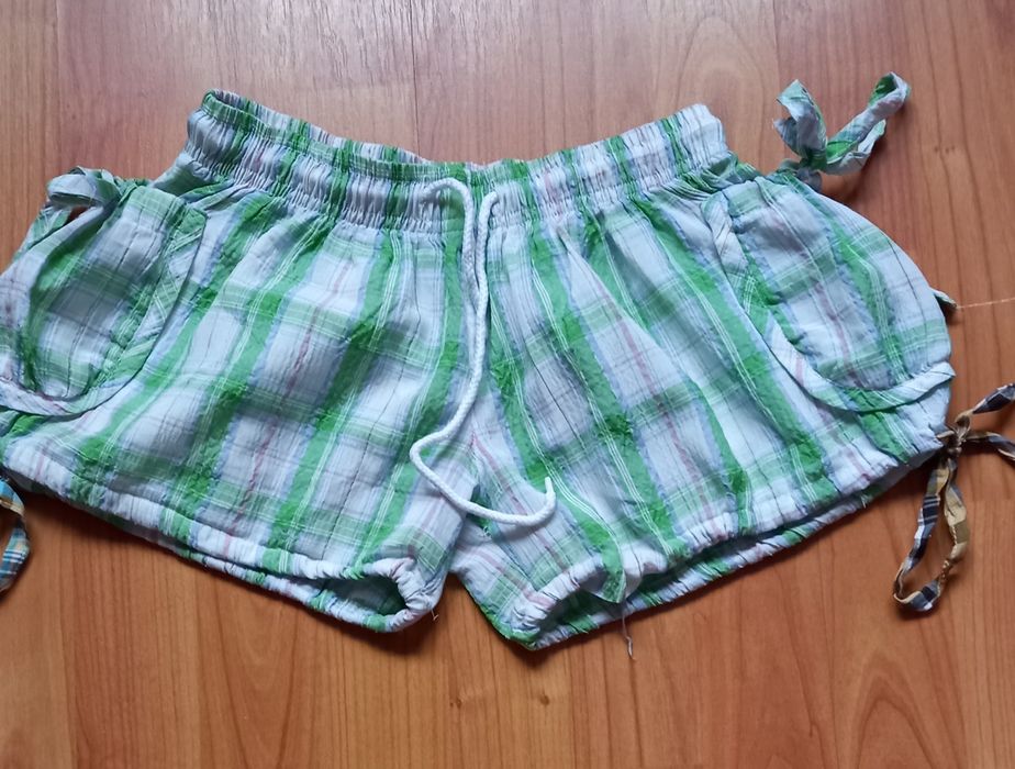 Pantaloni scurți damă