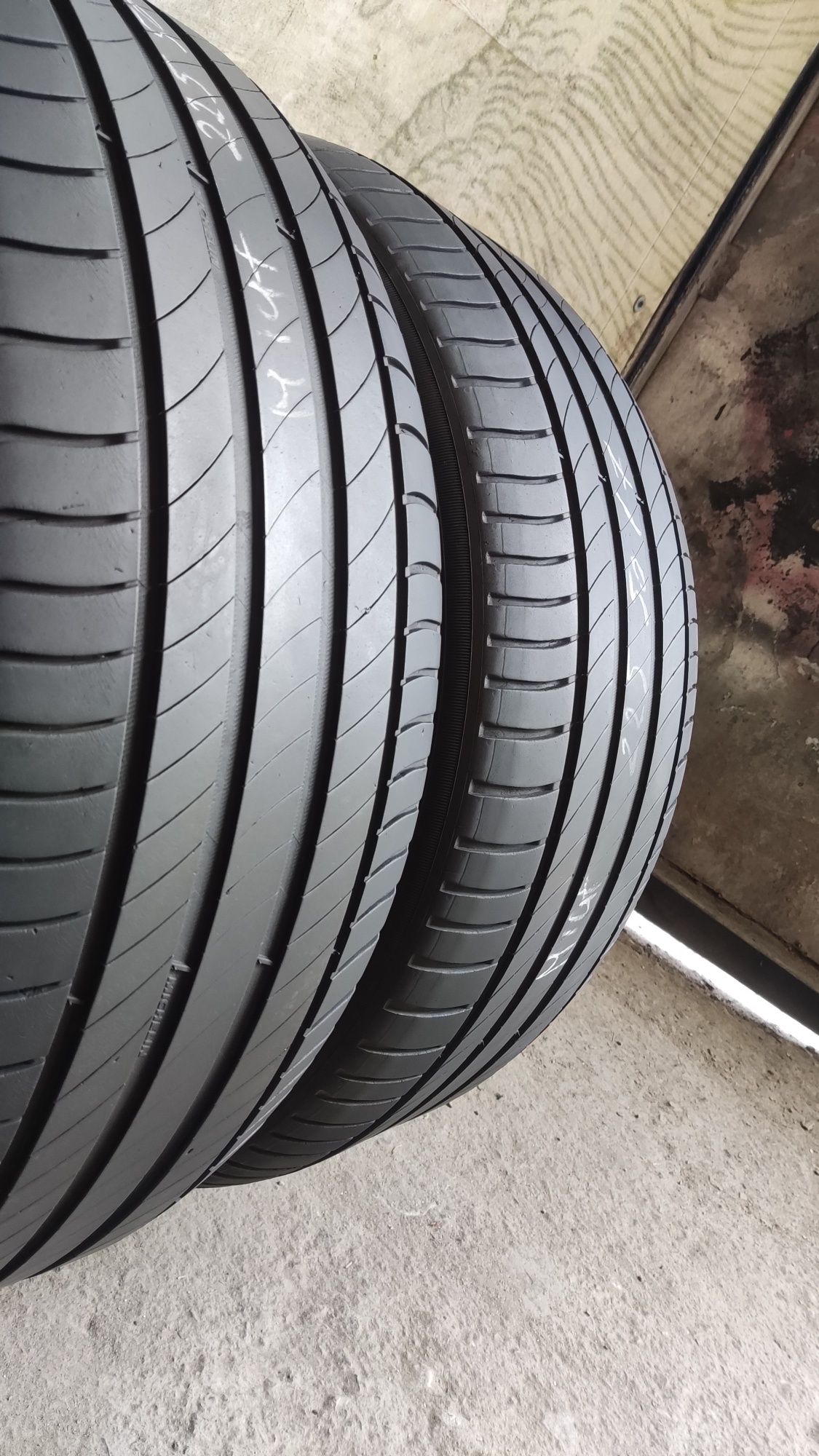 2бр летни гуми 225/50/17 Michelin Primacy 4,dot20
dot19/20
5.5-5.7mm г