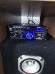 Mini amplificator + boxele din poze