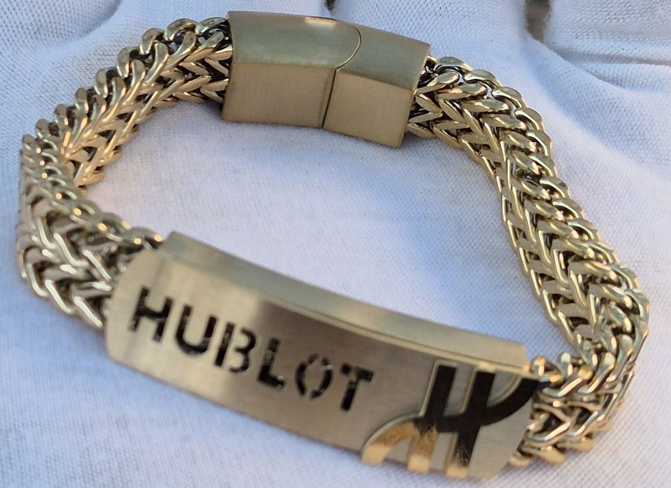 Bratara Hublot placat cu aur de 14k

Bratari d