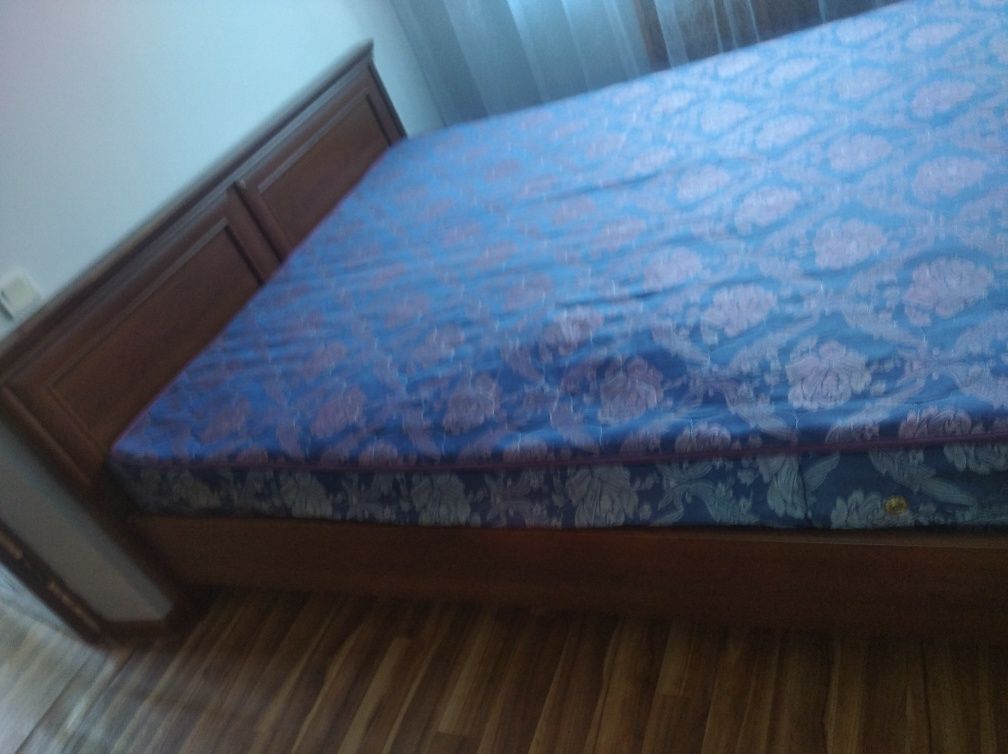 Кровать 1.80*2.0 с матрасом