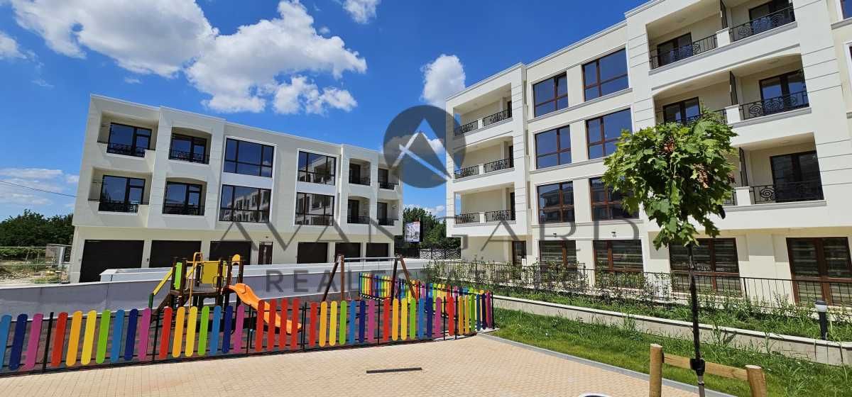 Продава се Тристаен апартамент в Пловдив, Христо Смирненски - 112 кв.м за 1241 €/кв.м - Снимка #1