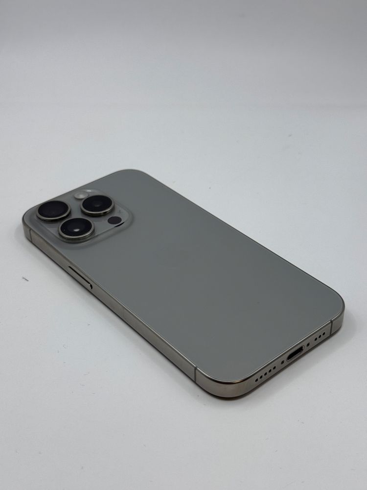 Magazin vinde iphone 15 pro 128gb 90% Grad A Garantie 24 luni