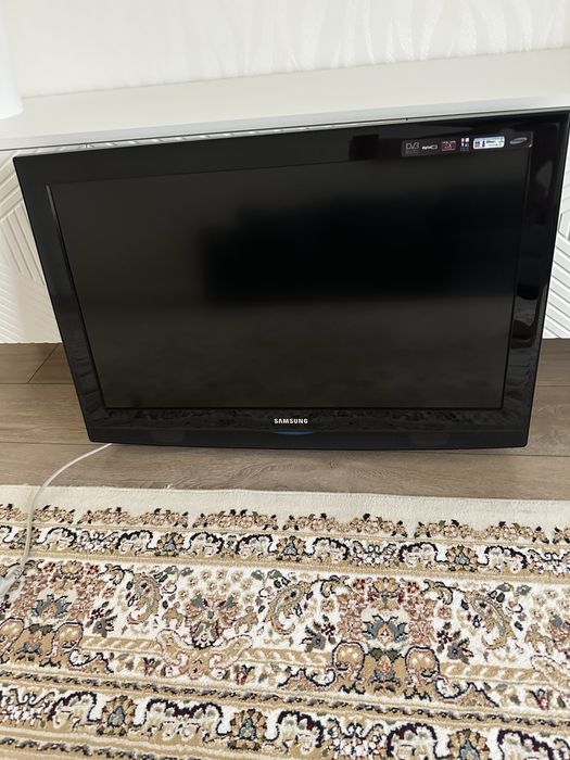 Телевизор samsung