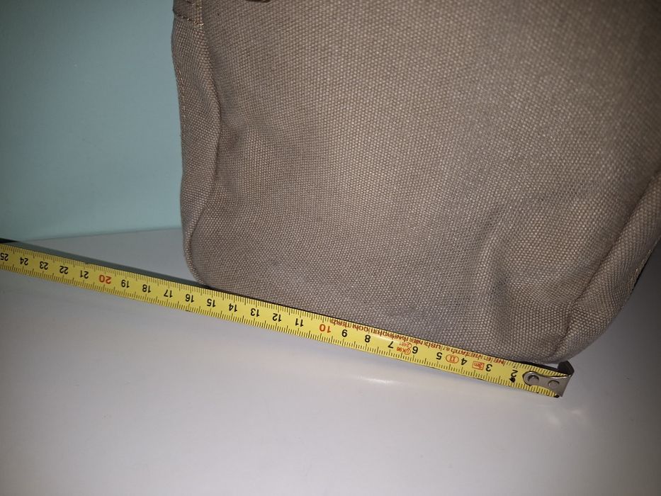 Продавам мъжка спортна чанта за през рамо