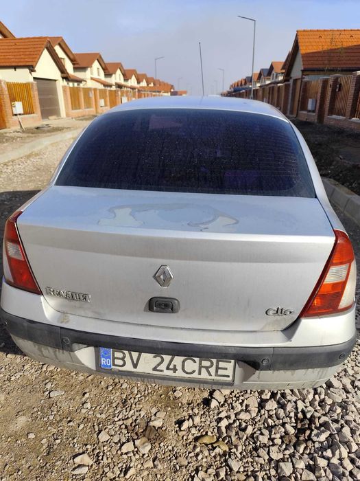 Vând Renault Clio 1.4 gpl.Pretul este fix-3400 lei