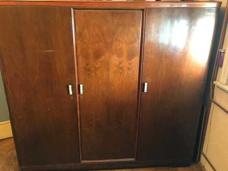 Dulap mobila din anii 1970 si respectiv 1980