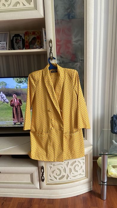 Брючный женский костюм