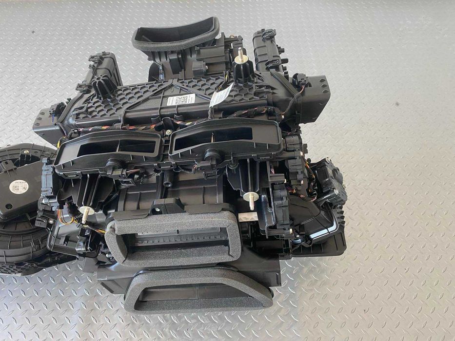 Нов модул панел климатик отопление BMW G60 G61 4B167F7