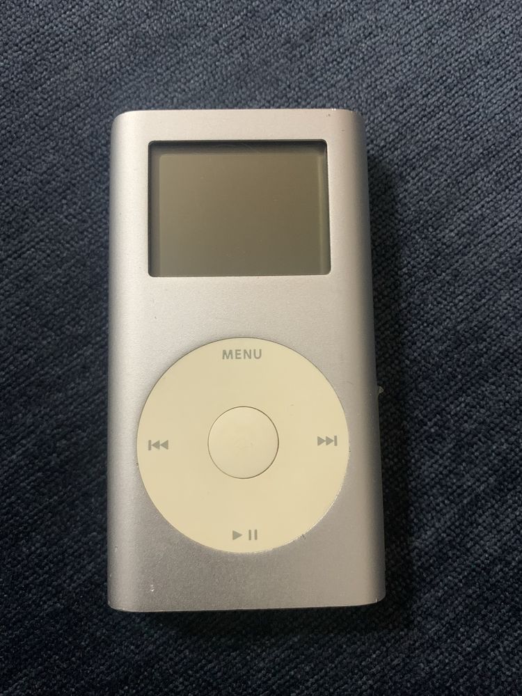 iPod 4GB Mini Със зарядно