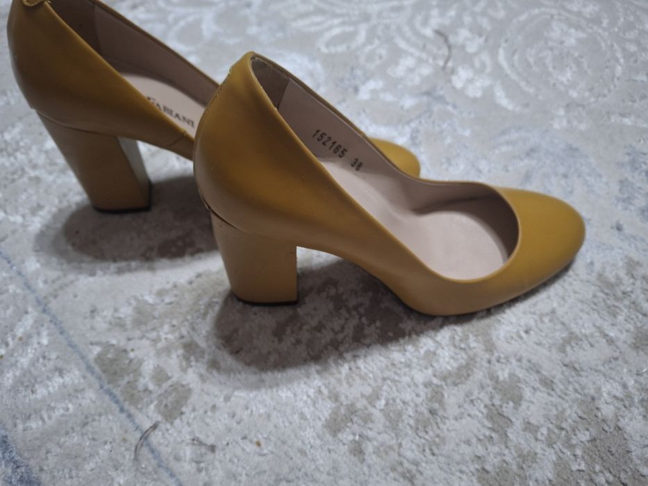 Туфли продаётся, новое маловероятно,подходить для узкие 37р носящих фи