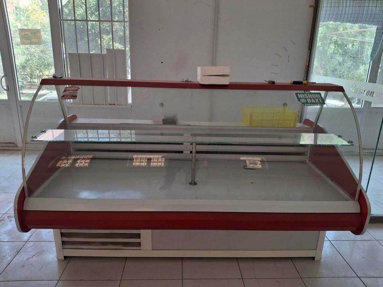 Vitrina xaladilnik ideal