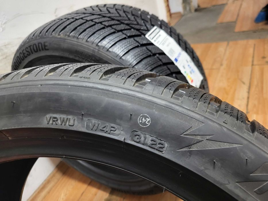 295/35/19 Bridgestone / зимни гуми чисто нови