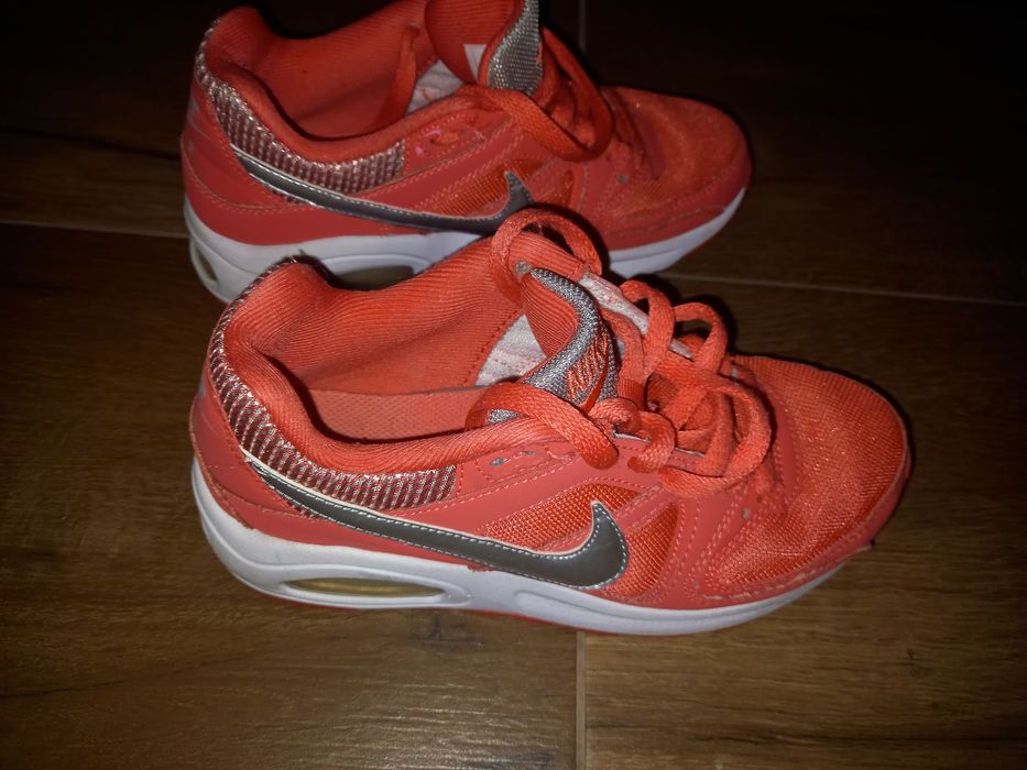Дамски маратонки Nike