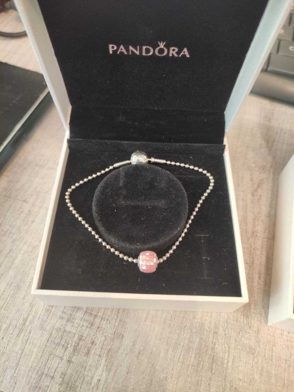 Pandora браслет с Essence Charm