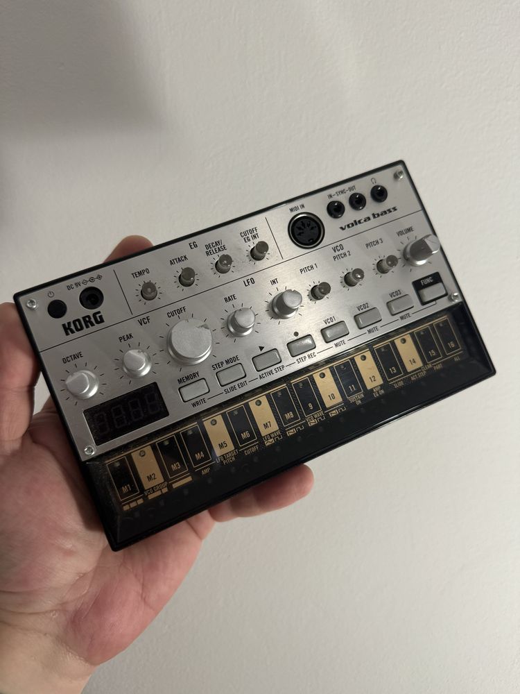 Korg Volca Bass Sintetizator