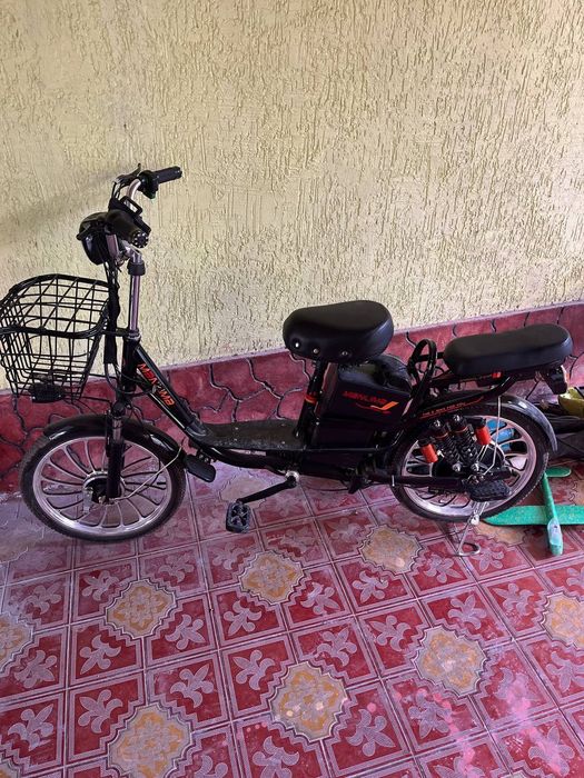 Скутер сотилади срочно