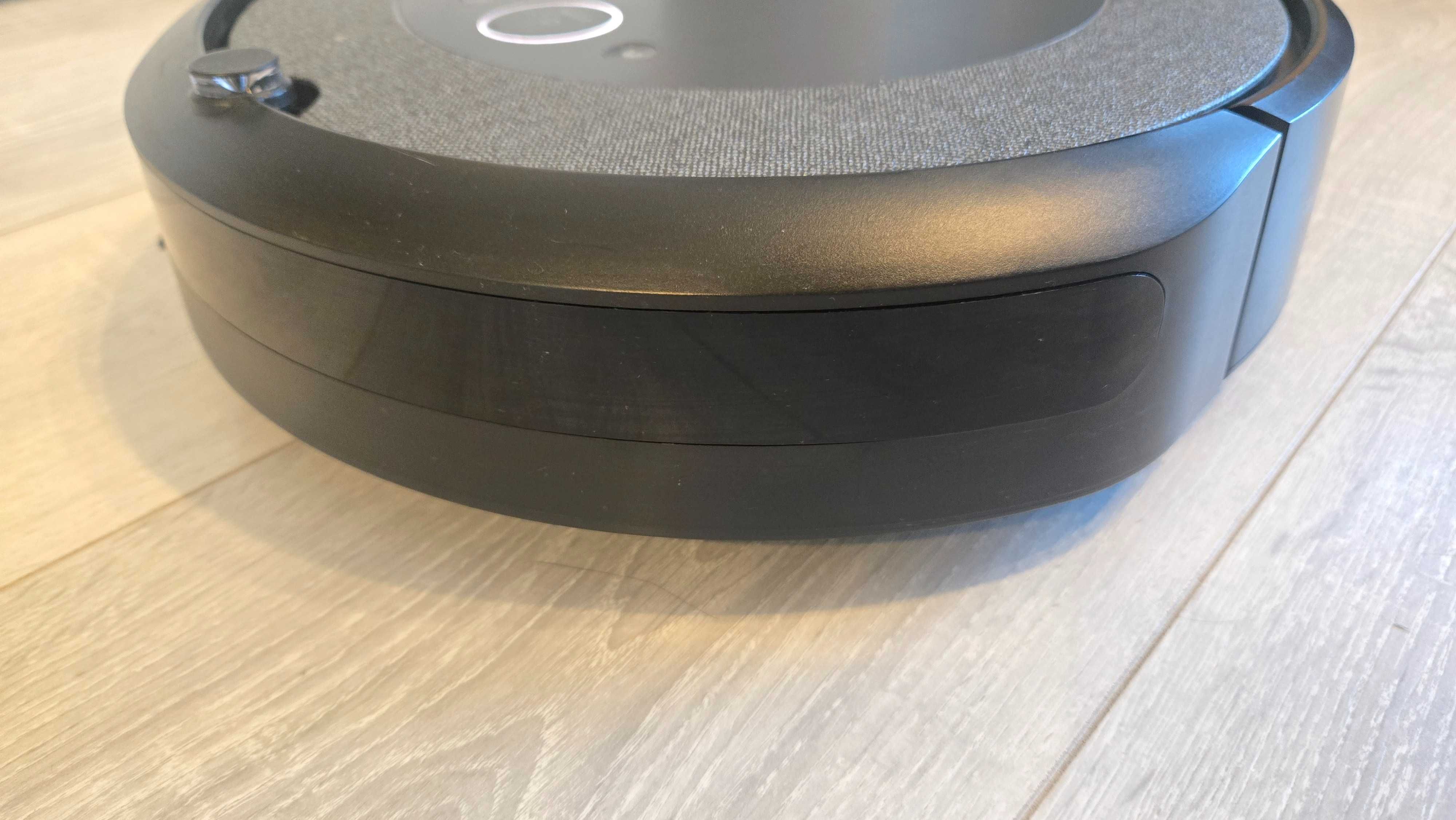Робот прахосмукачка iRobot Roomba i5