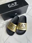 Slapi Emporio Armani, noi in cutie.