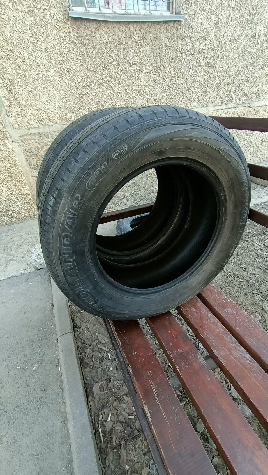 Продам комплект летних шин YOKOHAMA 225/65 R 17 4 штуки торг