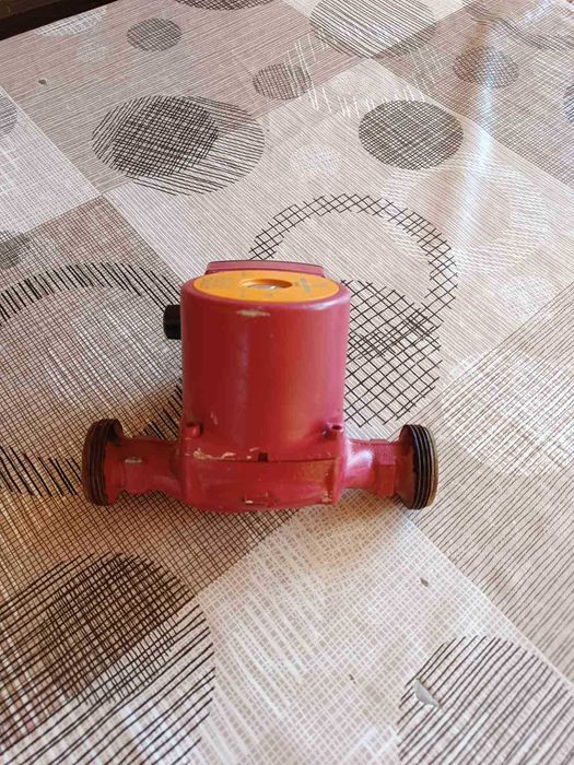 Циркулационна помпа Grundfos UPS Solar 25-60 180