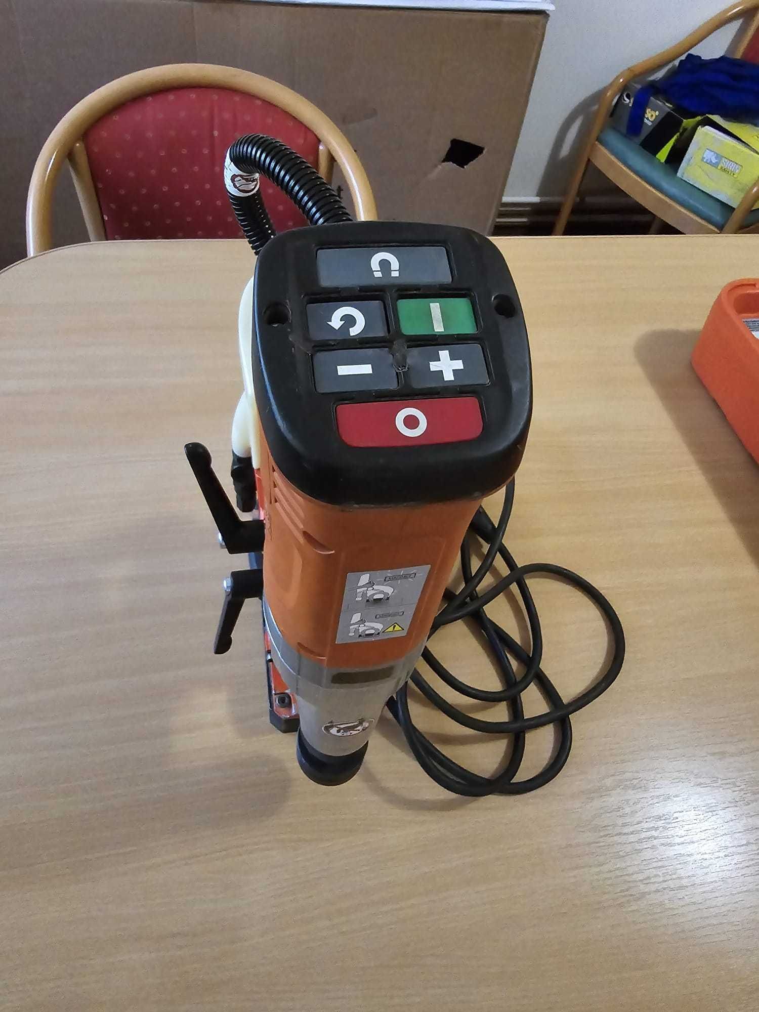 Masina de gaurit  cu talpa magnetica FEIN - stare foarte buna