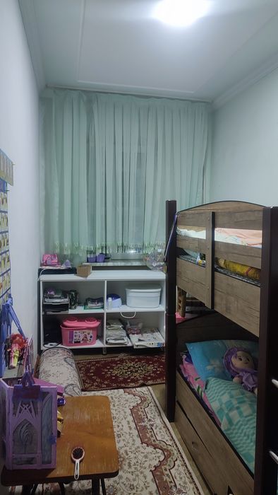 Uy sotiladi. Kirib yashash holatida.