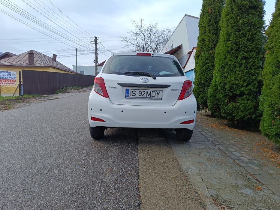 Vând Toyota Yaris