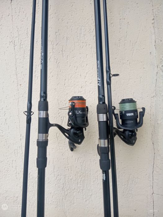 Vând Set   2 lansete crap + 2 mulinete 5000, URGENT!