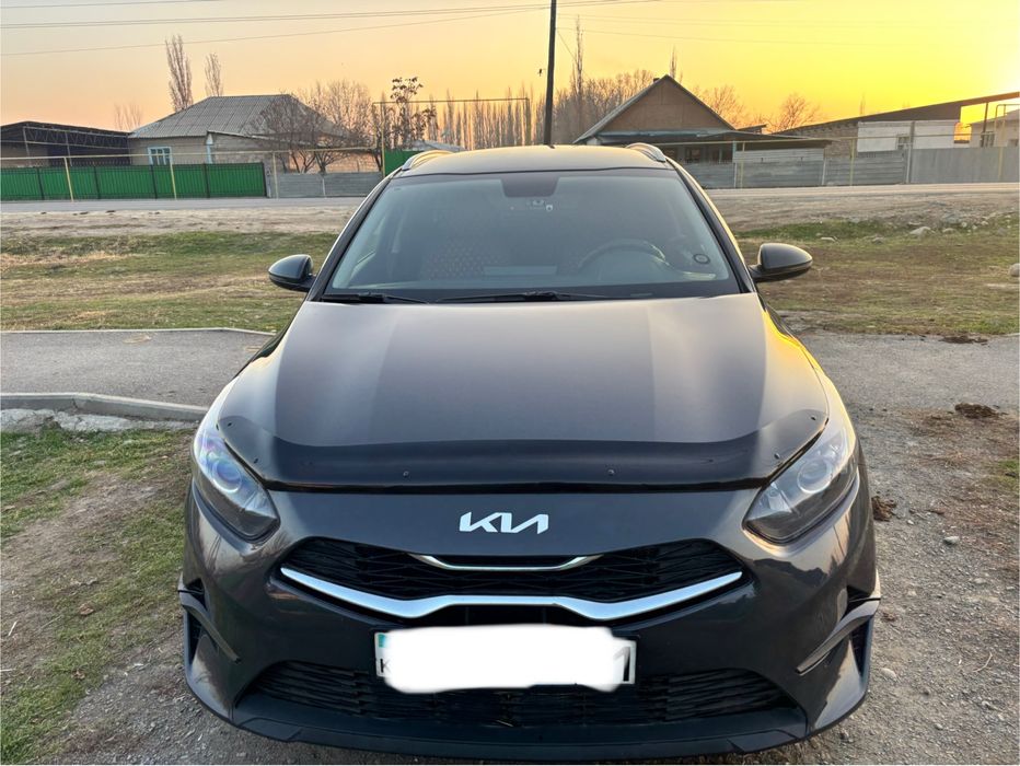 Продам машину Kia Ceed 2022