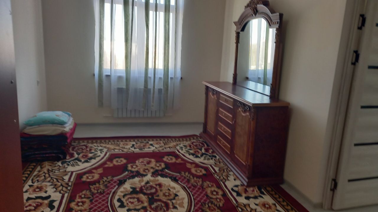 Kattaqurgon shaharida 2 xonali uy Ijaraga beriladi, Yangi markaz