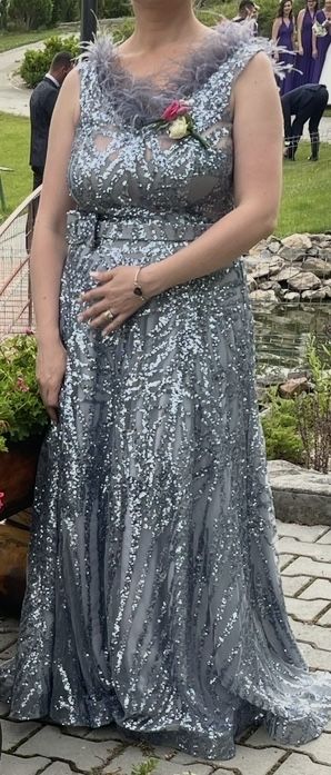 Rochie de seara cu paiete si pene