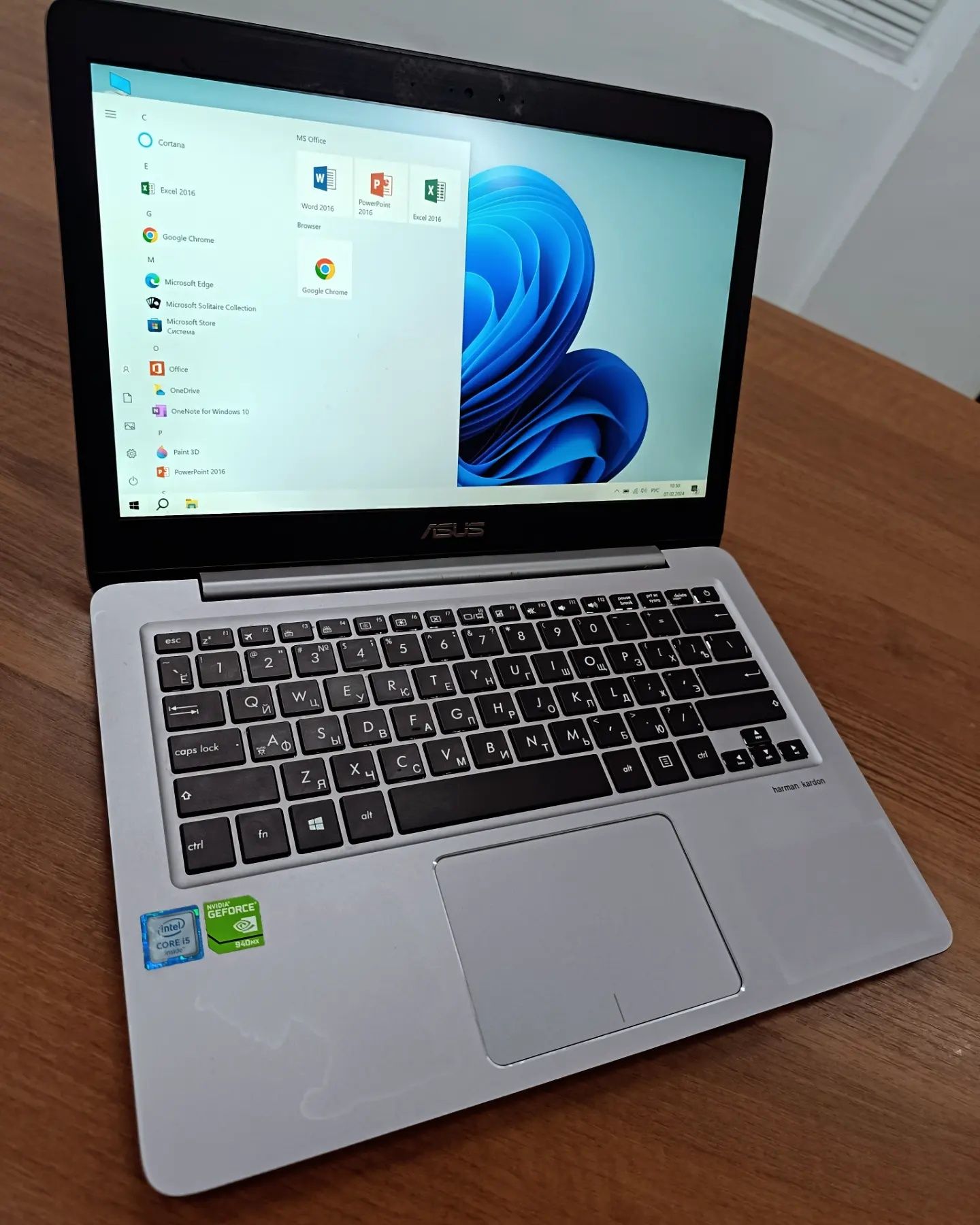 Ноутбук Бизнес класса ASUS Zenbook UX310Q