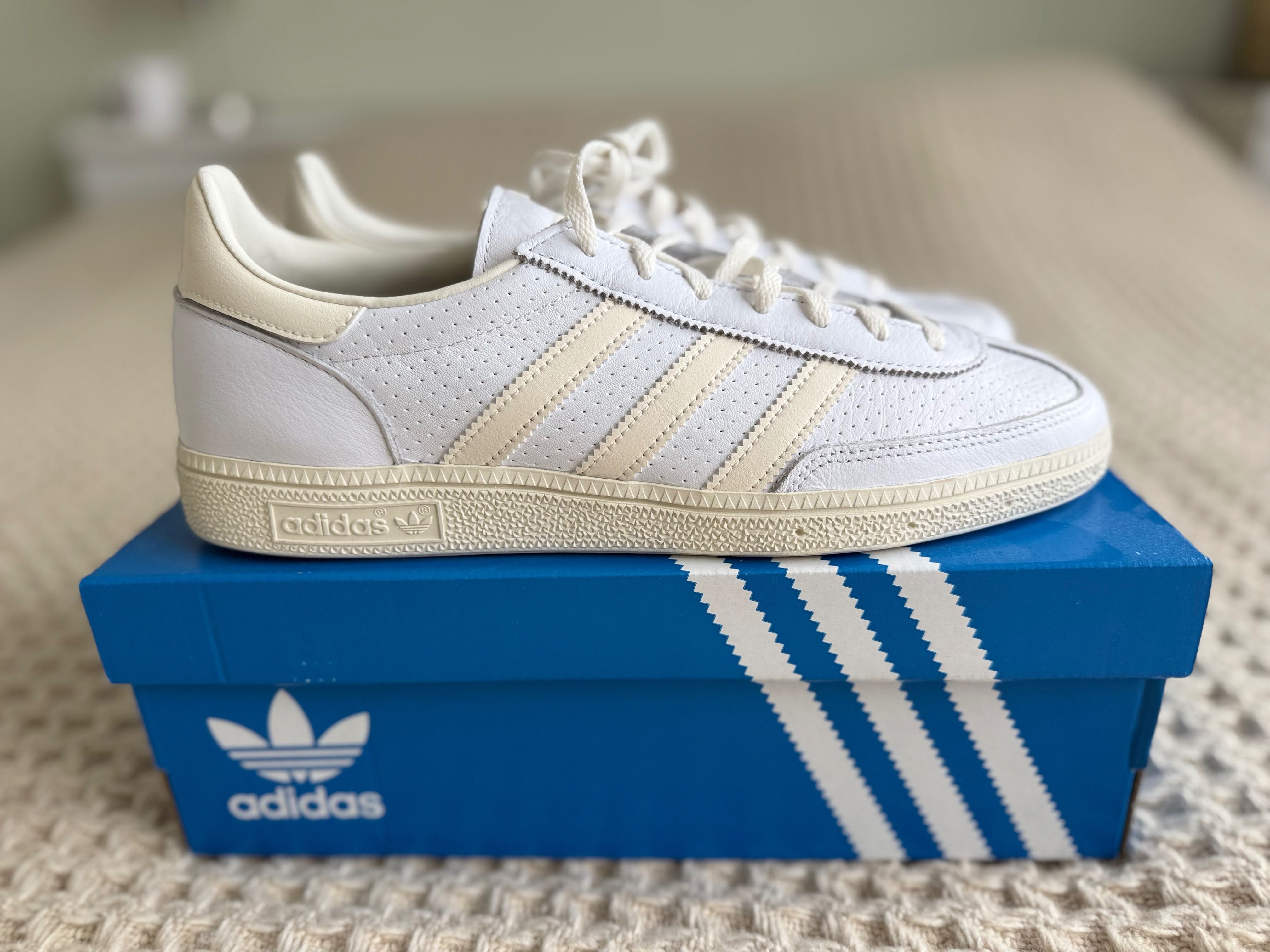 РЕЗЕРВИРАНИ !Adidas-много красив, ТОП модел, ест.кожа !